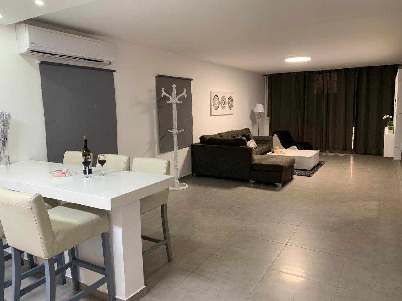 Spat Apartments Бат-Ям Экстерьер фото