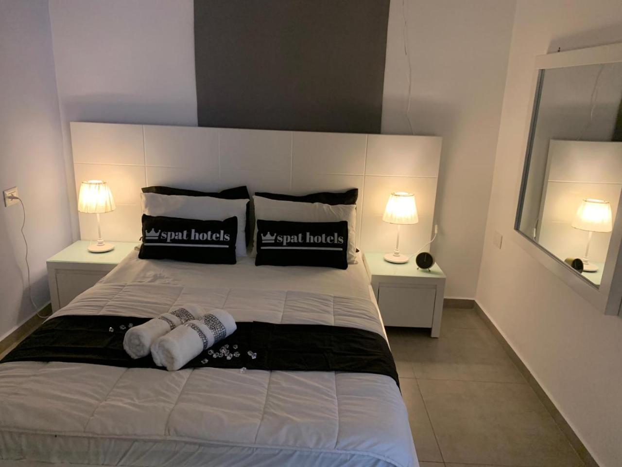 Spat Apartments Бат-Ям Экстерьер фото